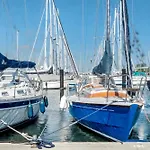 Botel Hausboot Sutje *