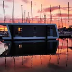 Bateau-hôtel Hausboot Sutje *