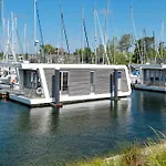 Botel Hausboot Sutje *