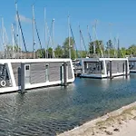 Hausboot Sutje *