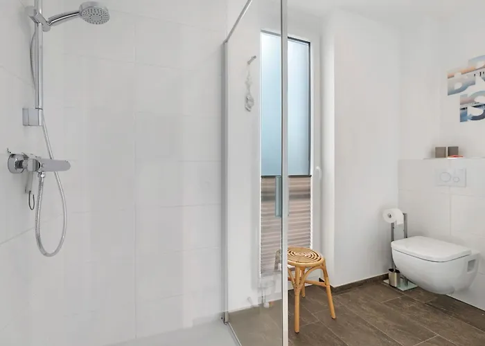 Hausboot Sutje Πλωτό κατάλυμα *